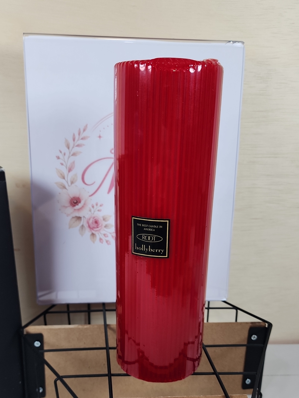 Root Hollyberry Red Decorative Pillar Candle